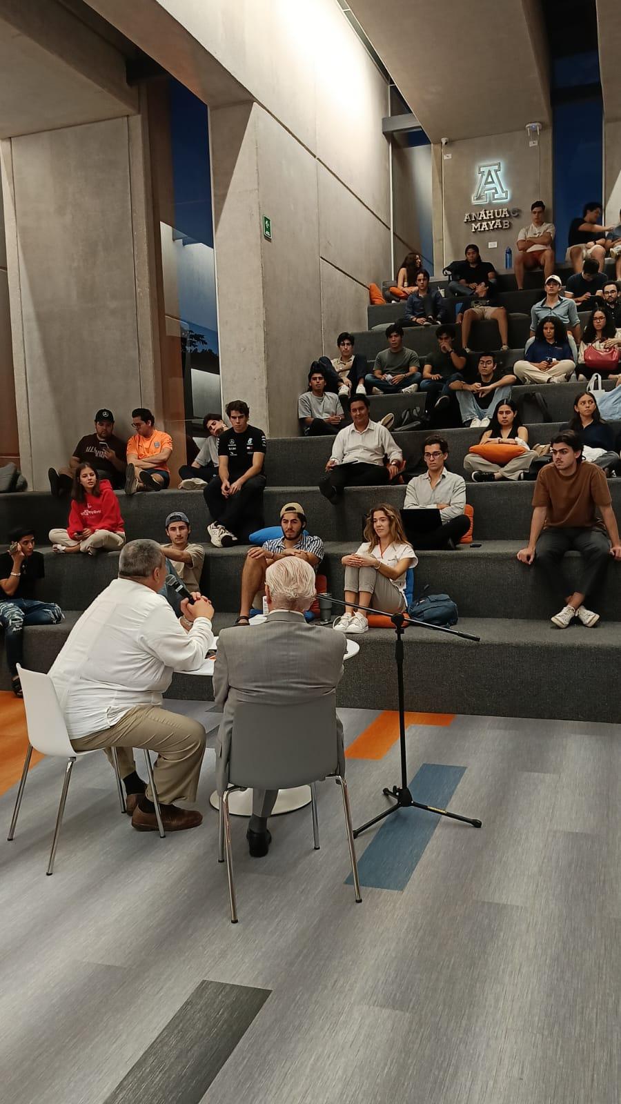 Presentación del libro Nubank Revolución Morada en la Universidad Anáhuac Mayab